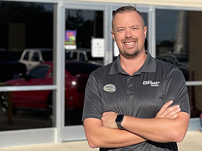 Travis Martin, General Manager at Car-Mart of Ardmore, OK