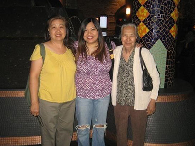 Rhona with her mom and grandmother