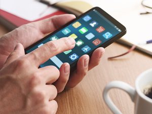 There are many phone apps that can help when traveling, such as finding local restaurants and tourist attractions